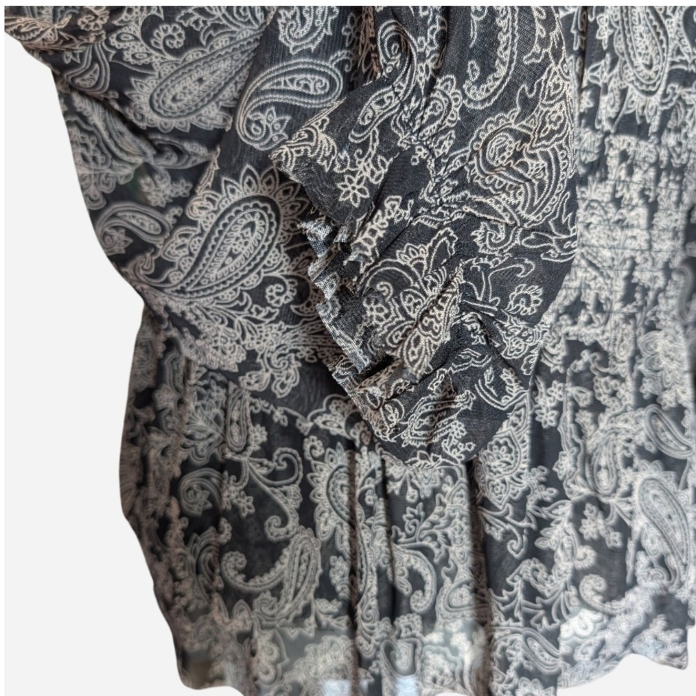DR2 Black and White Paisley Blouse - Picture 5 of 9